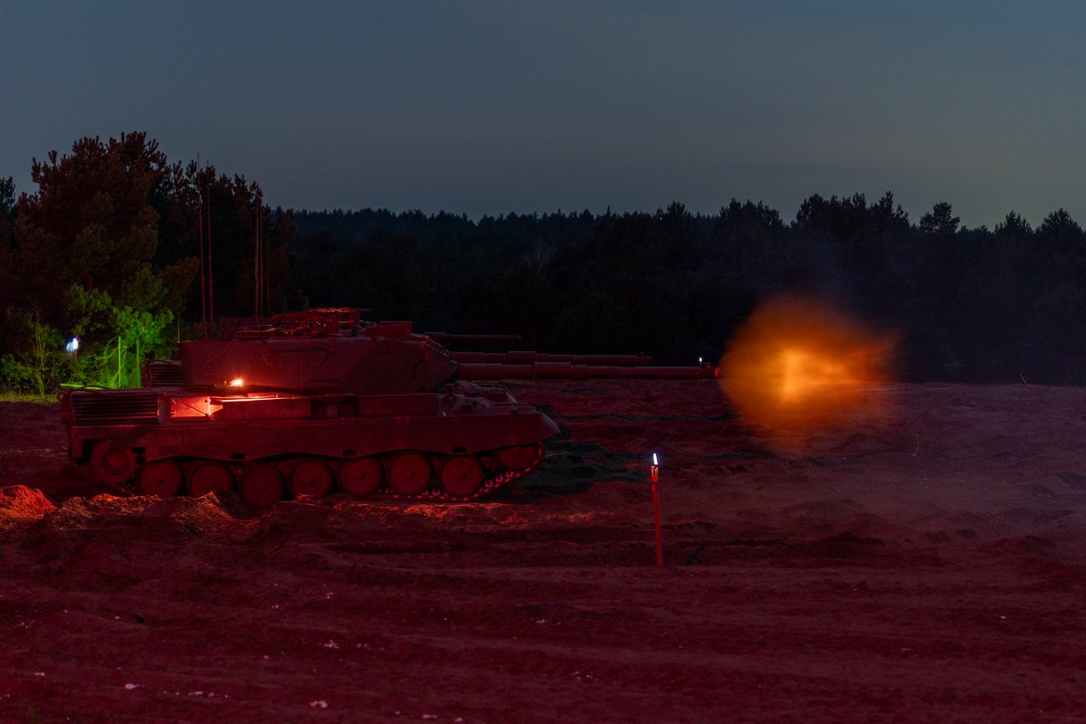 STC_EUMAM_UA's tweet image. Firing the 105mm gun of the Leopard 1A5 is the high level of tank training. The 🇺🇦 crew faces this formidable challenge of day and night firing exercises to ensure their future success as a combat unit.#StrongerTogether #StandWithUkraine