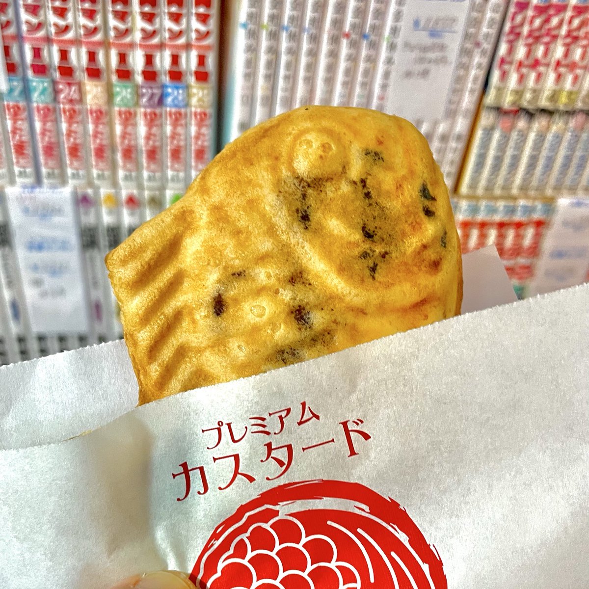 ronson's tweet photo. たいやきカスタード味
#たいやきんようび https://t.co/WKjO2bl41t