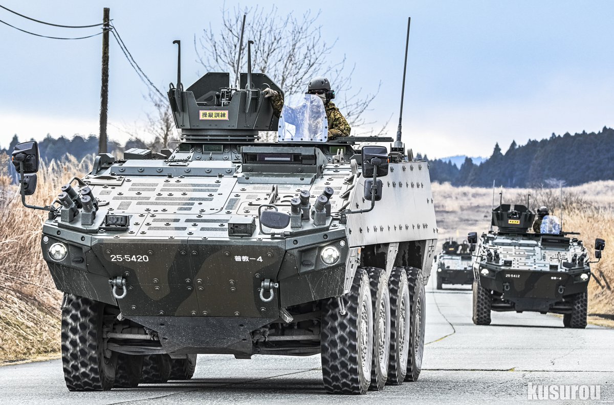 クスロウ tweet media