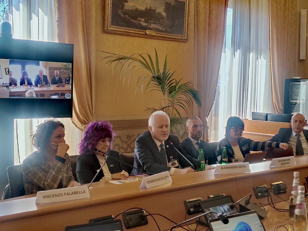 Assindatcolf tweet media