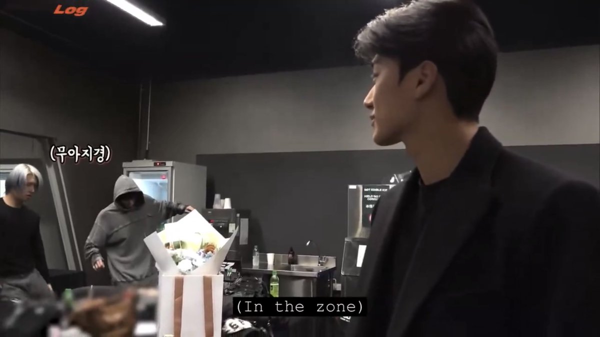 untitled 🌓 tweet media