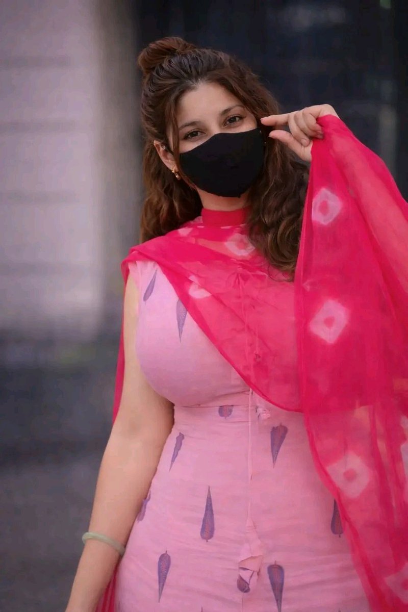 Aaina Qureshi (آئینہ قریشی) tweet media