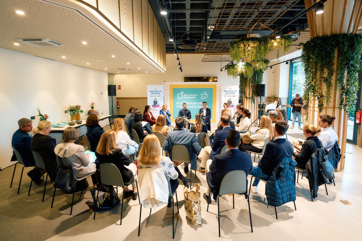 Radiofarosur's tweet image. 📌𝗖𝗖 𝘀𝗶𝘁𝘂́𝗮 𝗹𝗮 𝘃𝗶𝘃𝗶𝗲𝗻𝗱𝗮 𝗲𝗻 𝗲𝗹 𝗰𝗲𝗻𝘁𝗿𝗼 𝗱𝗲 𝘀𝘂 𝗮𝗰𝗰𝗶𝗼́𝗻 𝗽𝗼𝗹𝛊́𝘁𝗶𝗰𝗮 𝘆 𝗿𝗲𝗳𝘂𝗲𝗿𝘇𝗮 𝗹𝗮 𝗲𝘀𝗰𝘂𝗰𝗵𝗮 𝗮𝗰𝘁𝗶𝘃𝗮 𝗰𝗼𝗻 𝗲𝗹 𝘀𝗲𝗰𝘁𝗼𝗿
🔗digitalfarocanarias.com/index.php/2026…
#grancanaria #viviendapública #vivienda #pablorodríguez