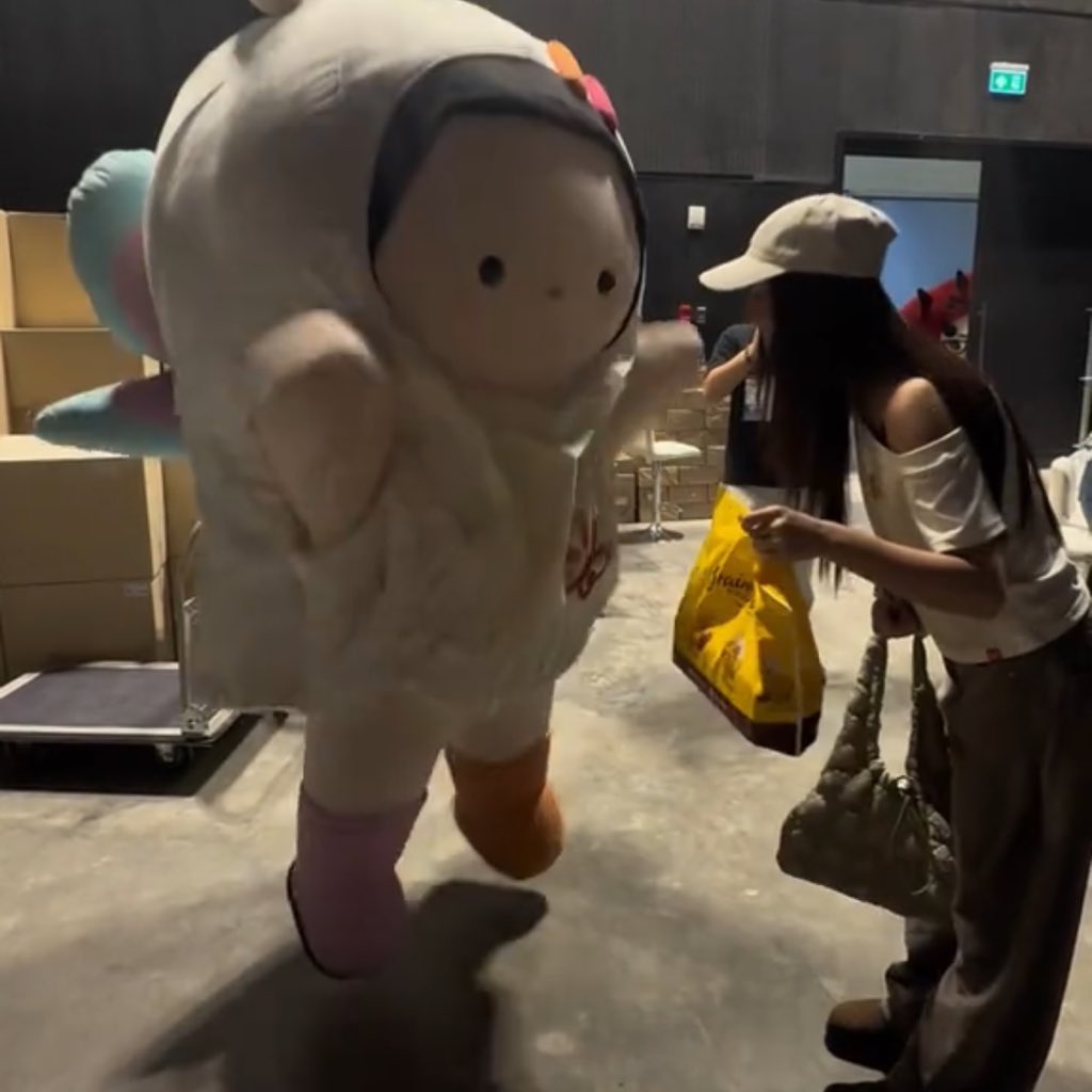 คุ้งทู ʚïɞ tweet media