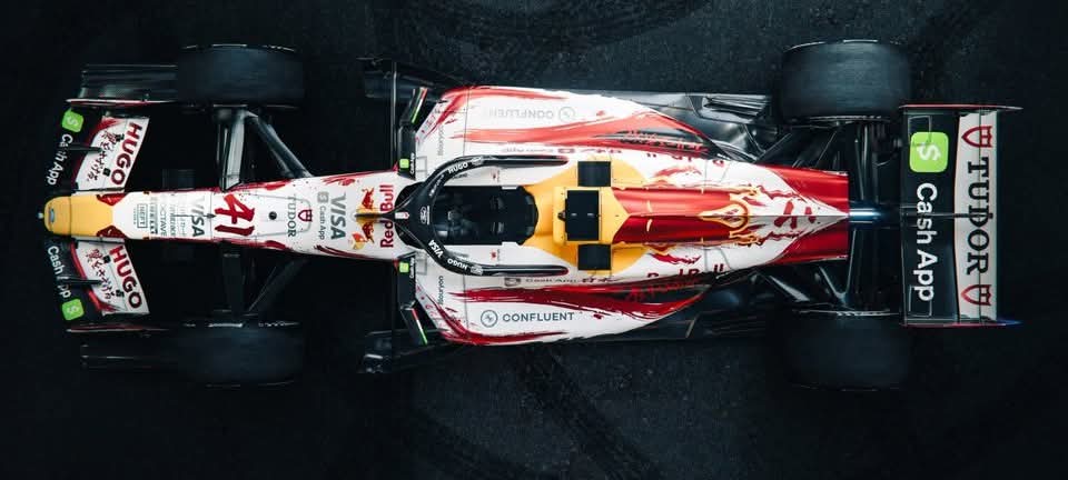 TheHardCompound's tweet image. Two full one-off liveries at Suzuka this weekend for the @F1 Japanese Grand Prix.

Spring &amp;amp; calligraphy comes to the @visacashapprb while iconic screen monster @Godzilla_Toho arrives at the @HaasF1Team.

Eye-catching cars on track at @suzuka_event.

#f1 #suzuka #Japan #japangp