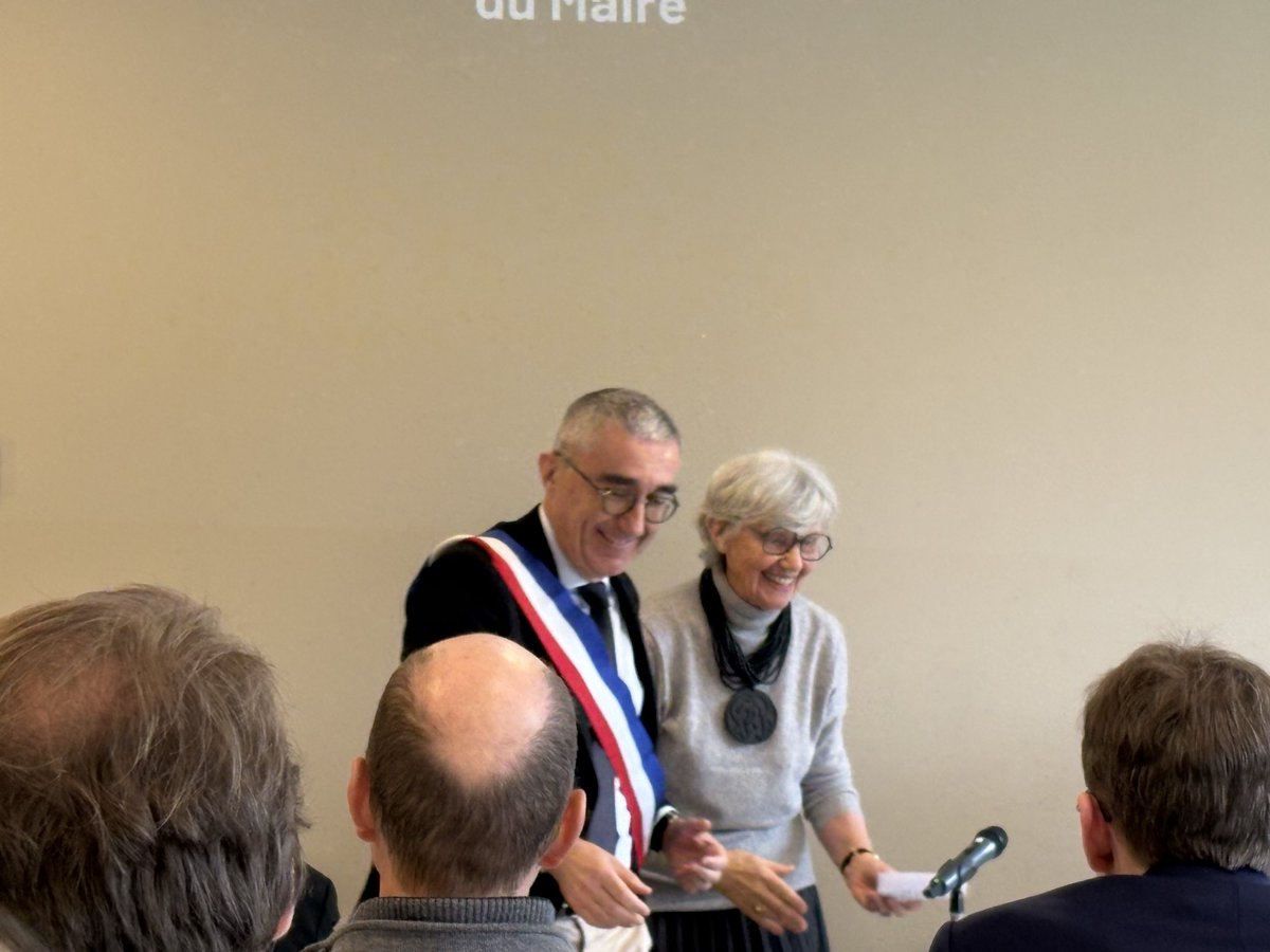 jhoussin's tweet photo. Félicitations à Nicolas Bouche, élu maire de Lambersart 
Tous mes vœux de réussite à lui et au conseil municipal.
A leurs côtés pour accompagner les projets de la commune. #Lambersart https://t.co/1OH2QP58vk