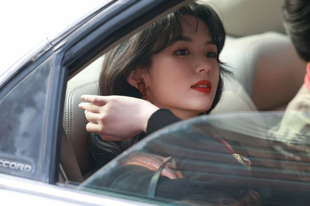 🌙 moonlit. ☎️ tweet media