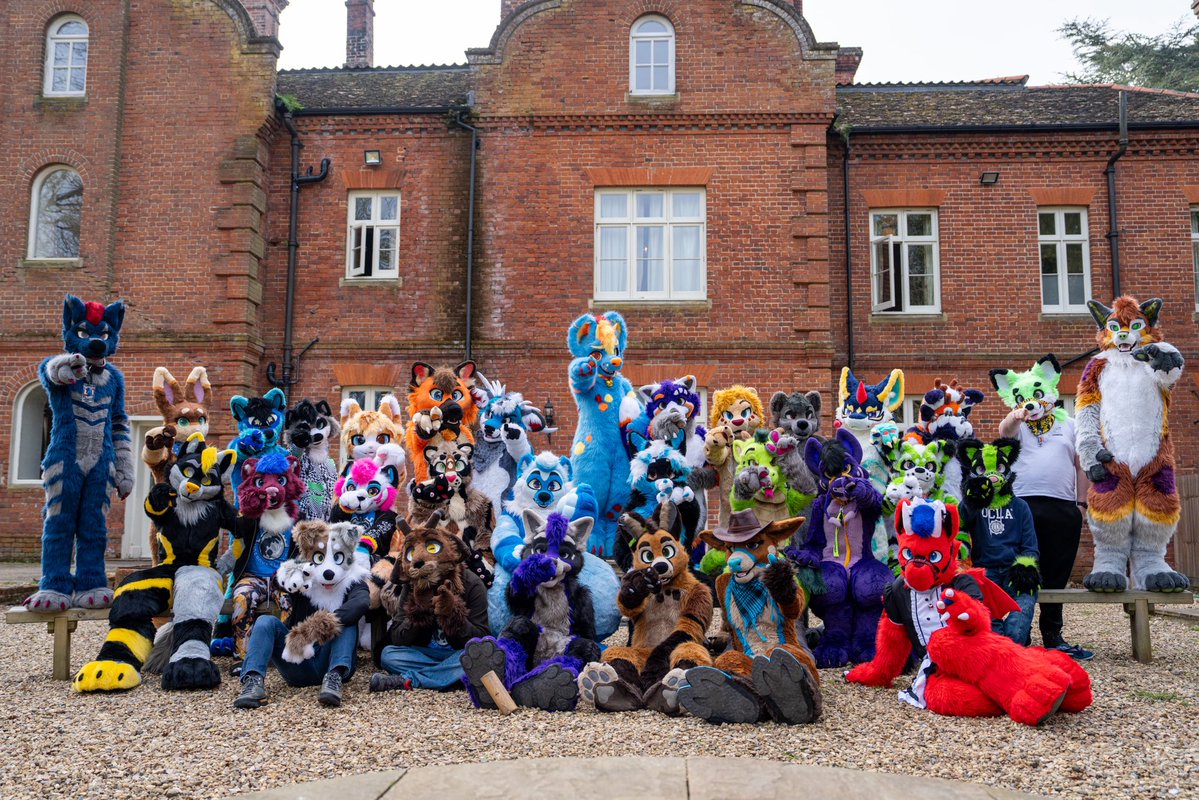 Huxley 🔜 Ainmhícon tweet media