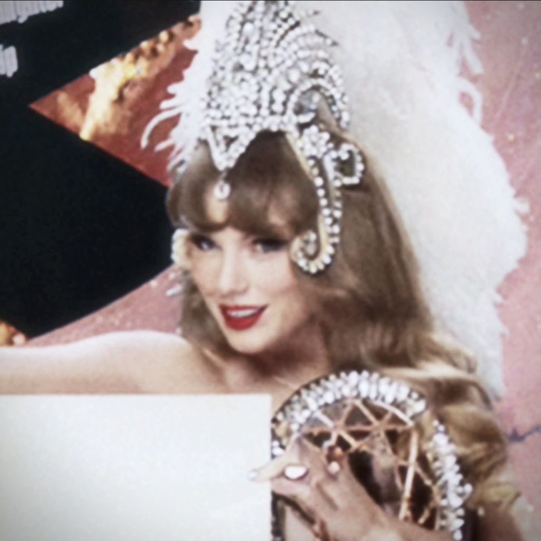 jenna bug ♡ 132 days till ari ! tweet media