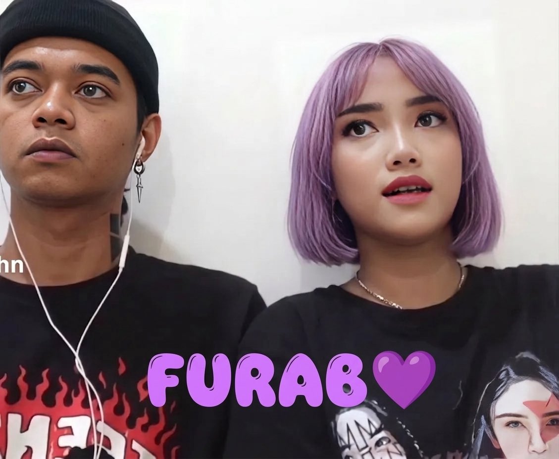 myshawti's tweet image. Awal mula kisah FURAB 💜 dari pertemuan di warnet kala itu memang terasa seperti kebetulan yang sengaja disusun semesta. Di tengah hujan deras sore itu, saat romantisasi kota Bandung seperti ikut murung dan jalanan basah memantulkan lampu-lampu neon, mereka bertemu tanpa rencana