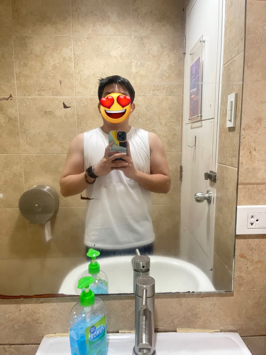 danminwoo's tweet photo. Paano di ko galingan mag buhat si dk nasa keyfob ko 🤭 https://t.co/0y1f6VGeI6