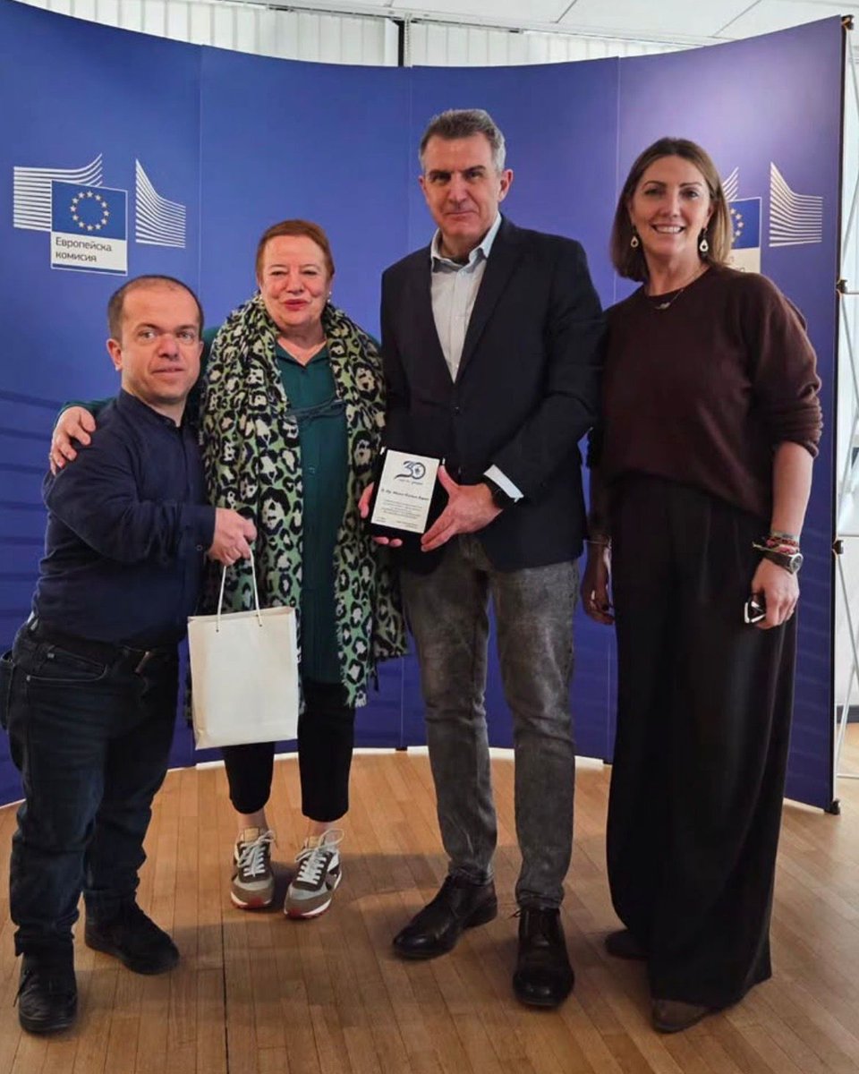 EmbEspaña Bulgaria tweet media