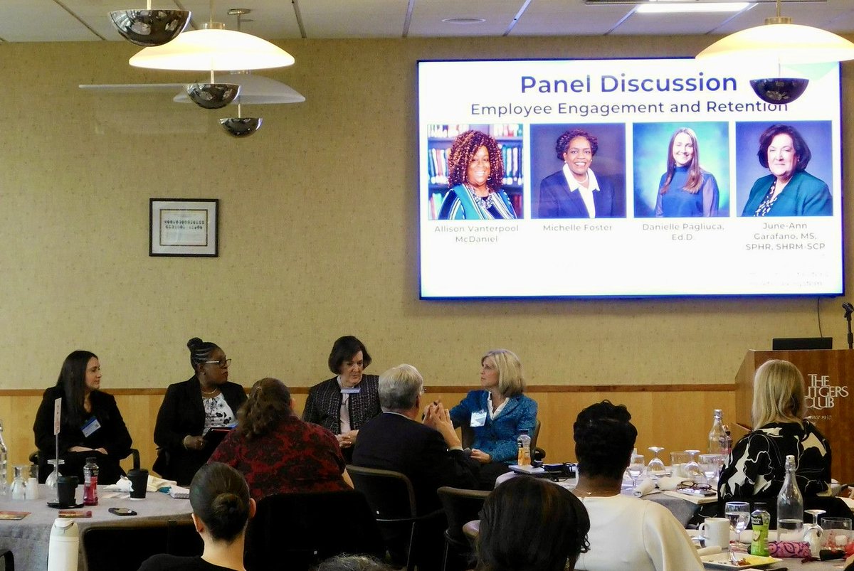 Magyar Bank tweet media