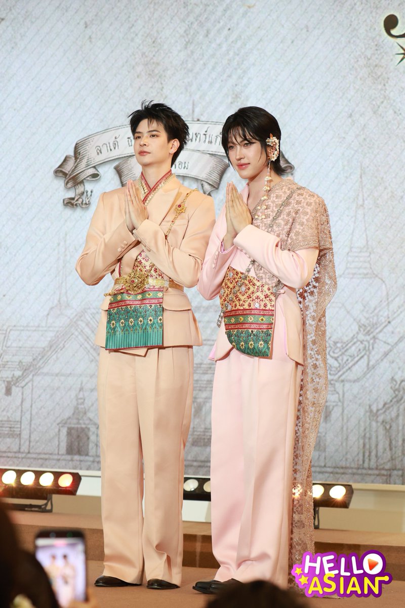 Hello Asian tweet media