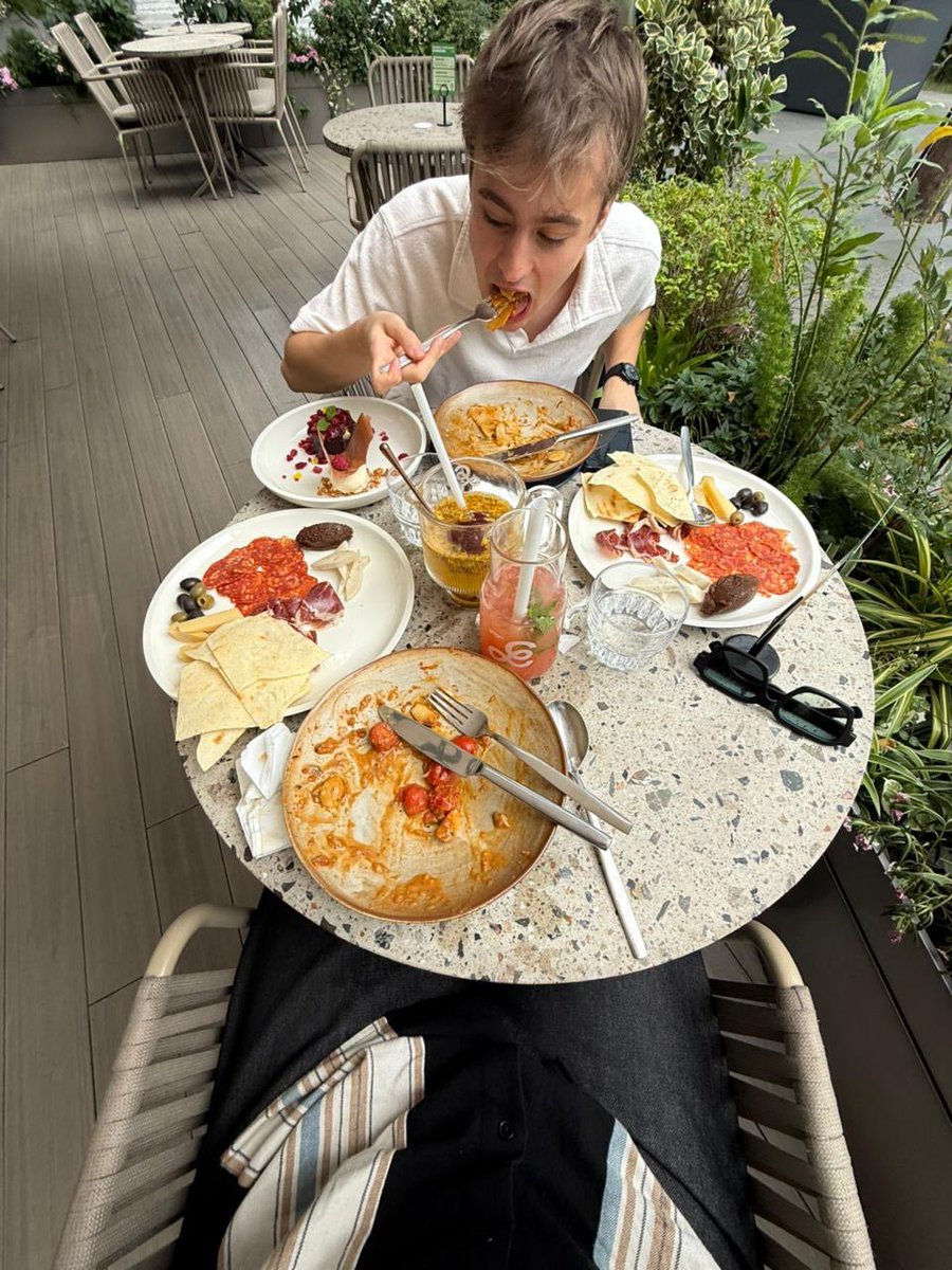 Borradores Seriales tweet media