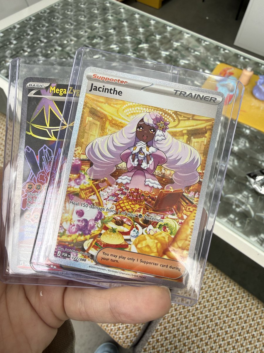 JackPage94's tweet photo. @pokemondealsuk Literally got the only card I wanted in 4 loose packs from tescos extra https://t.co/lwVymBAtjL