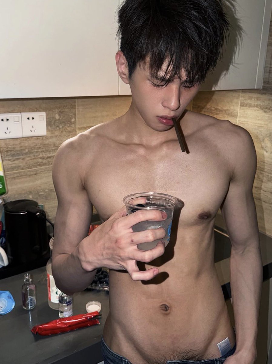 E A S T B O Y S R A W tweet media