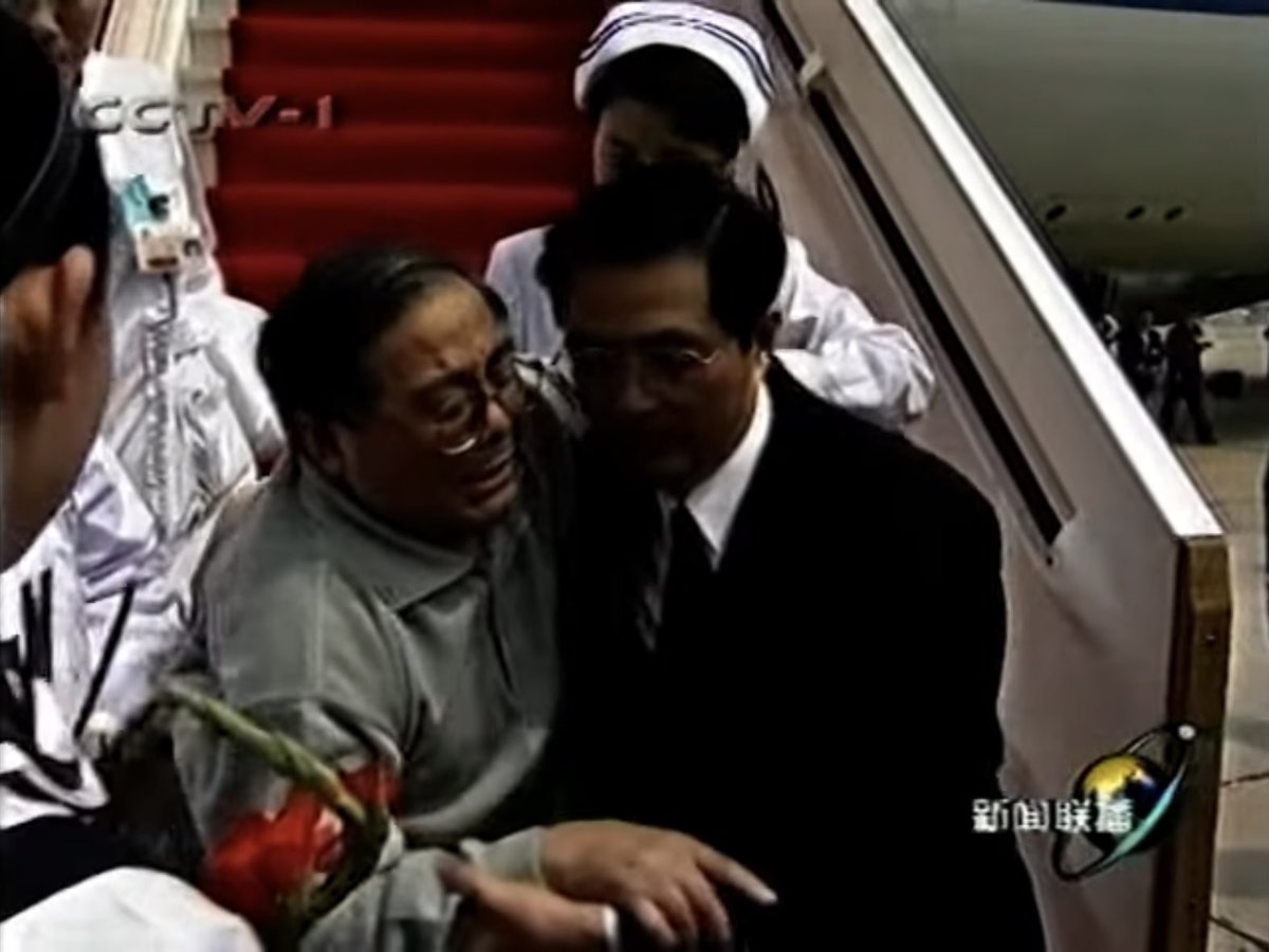 𝕟ᴀʀʀᴀᴛɪᴠᴇ tweet media