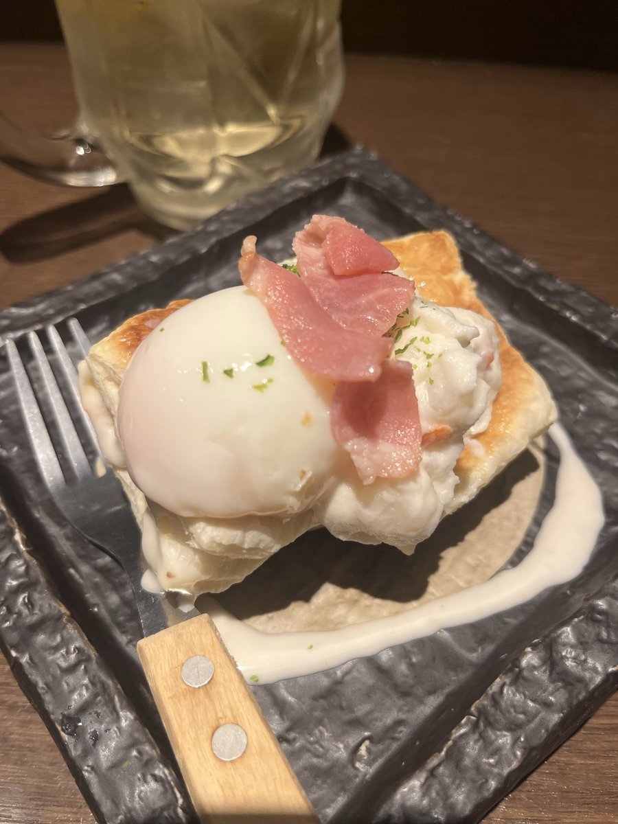 e.headfield tweet media