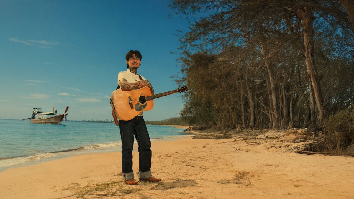 ANiceEnt_Backup's tweet photo. เล็ก รัชเมศฐ์ ชวนรื้อฟื้นความทรงจำไปกับเพลง “อบอวล” ส่งท้ายอัลบั้มเพลงประกอบชีวิต 
“เพียงกลิ่นบางๆ ก็สามารถทำให้ความทรงจำกลับมาชัดเจนขึ้นอีกครั้ง”
ขจรเดช พรมรักษา (กบ บิ๊กแอส)

#อบอวล #เล็กรัชเมศฐ์ #LekRatchamet #genierecords

🔗https://t.co/IKGKPEO5Q7 https://t.co/RYKAJx6iYp