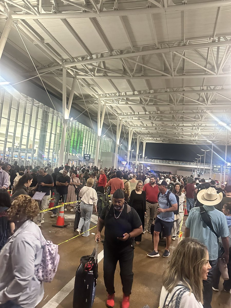 HYAN ハイアン tweet media