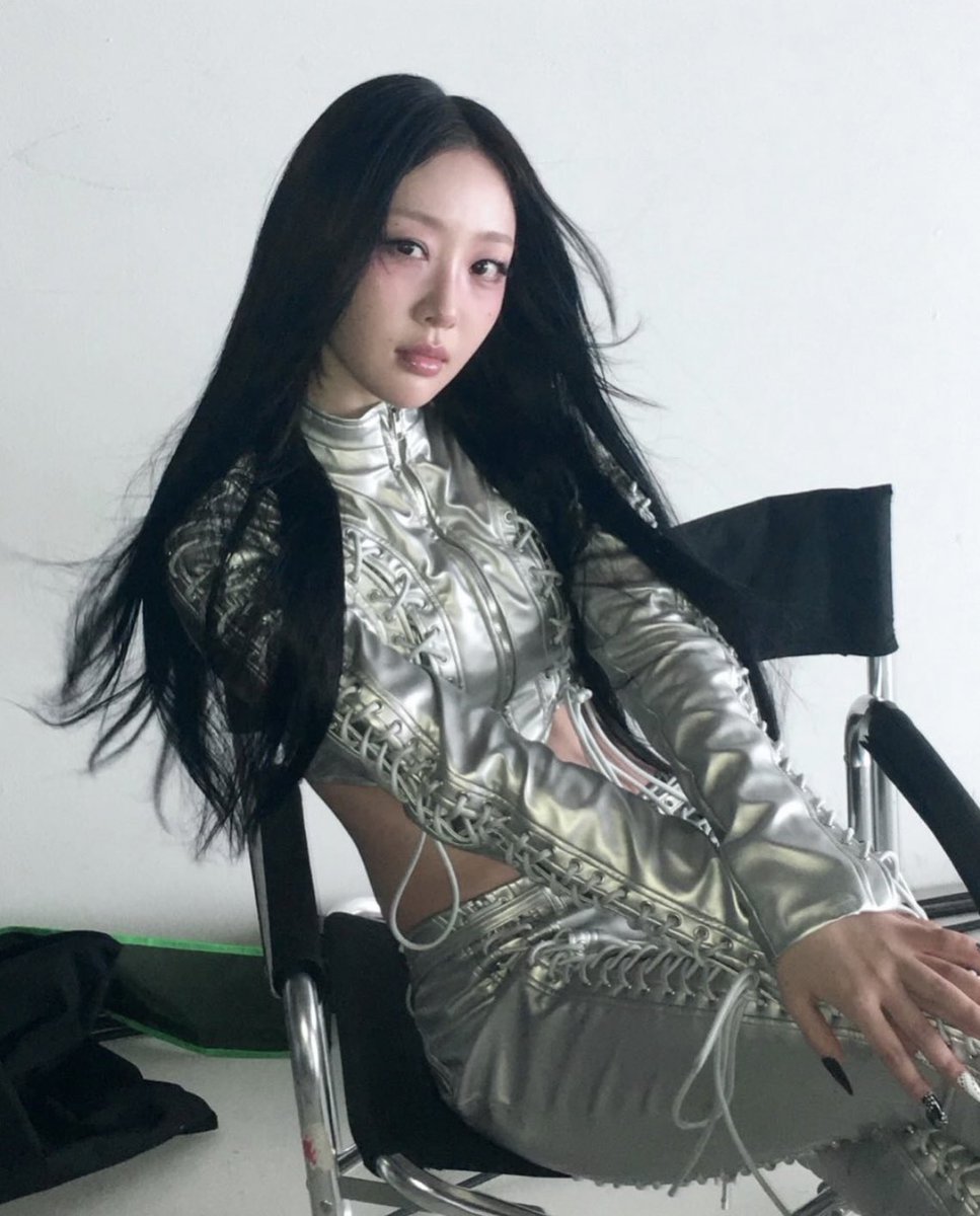 ILLIT BASE tweet media