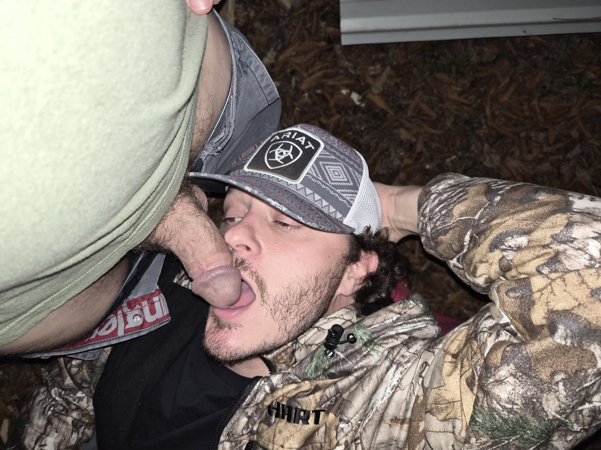 CuntryHung 🍑🍆 OnlyFans 😈 tweet media