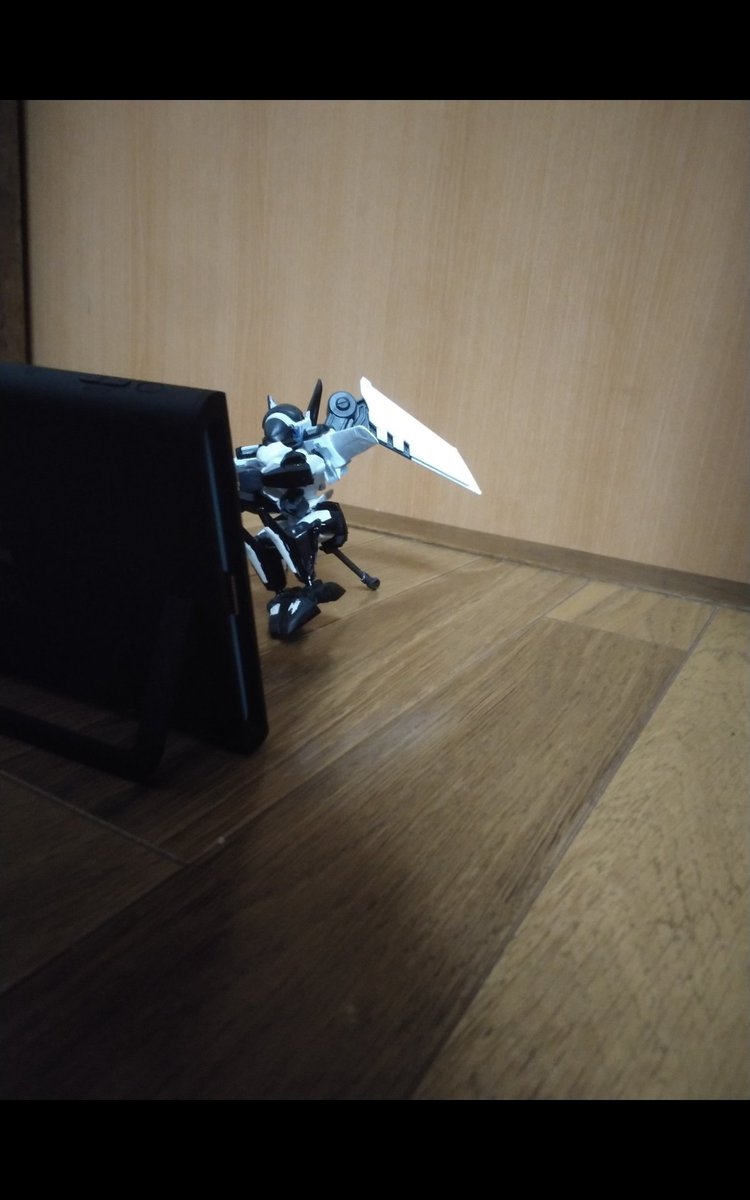 落ち込むイカロスF tweet media