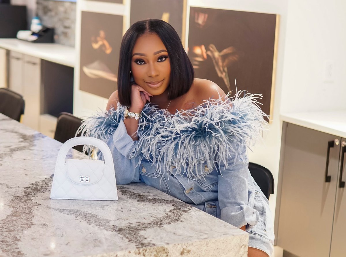 BhamTimes's tweet image. Through her work as a brand, image, and digital #consultant, Tierra Virden assists #entrepreneurs and brands with wardrobe styling, social media  content, and building their websites. Virden, 34, started her consultant business, The Posh House, in 2019.

birminghamtimes.com/2026/03/tierra…