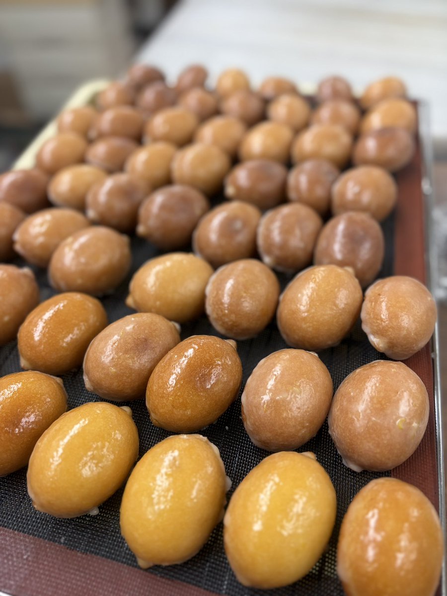 cheztakuto's tweet photo. レモンケーキの糖衣がけは泣いてもオッケー派というか、見た目より口溶けを取りたい派🍋 https://t.co/Ln0ESKkkjV