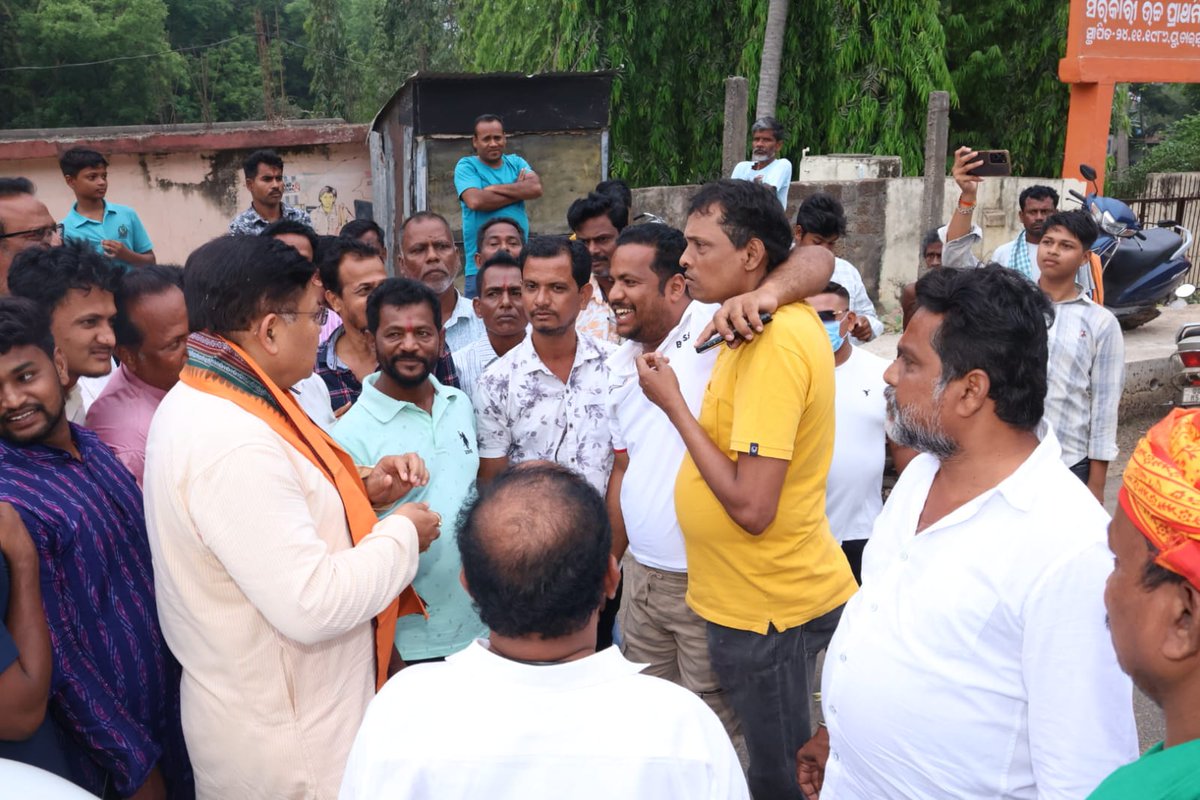 PrithivirajBJP's tweet photo. ଏହି ଅବସରରେ ଚ଼ିଲିକା ବ୍ଲକ ଅଧ୍ୟକ୍ଷା ଶ୍ରୀମତୀ ଜ୍ୟୋସ୍ନା ବେହେରା, ବାଲୁଗାଁ ନଗର ମଣ୍ଡଳ ଭାଜପା ସଭାପତି ଶ୍ରୀ ସନ୍ତୋଷ ପାଇକରାୟଙ୍କ ସମେତ ସ୍ଥାନୀୟ ଦଳୀୟ ପ୍ରମୁଖ ନେତୃବୃନ୍ଦ ଗଣ ଓ ସ୍ଥାନୀୟ ଜନସାଧାରଣ ଉପସ୍ଥିତ ଥିଲେ।
#Balugaon #mamubhanajahill https://t.co/clssMd529Z