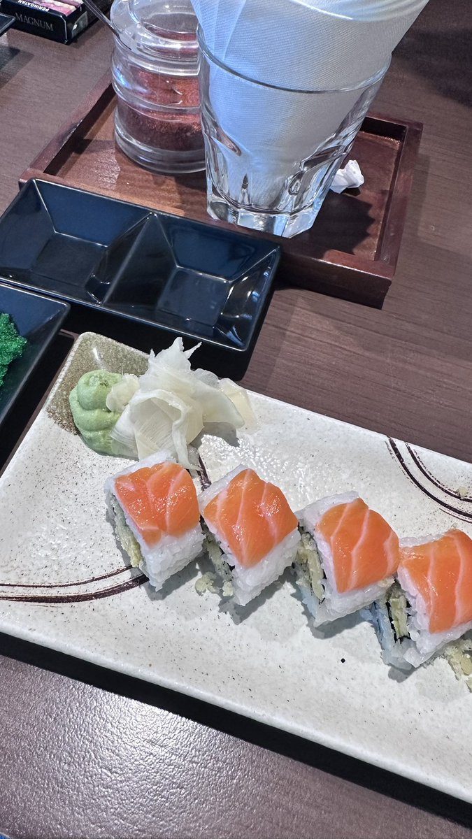 teresiahadle's tweet photo. abis sushi date lalu lanjut adegan 18+ 🙂‍↔️ https://t.co/qptafr5G4h