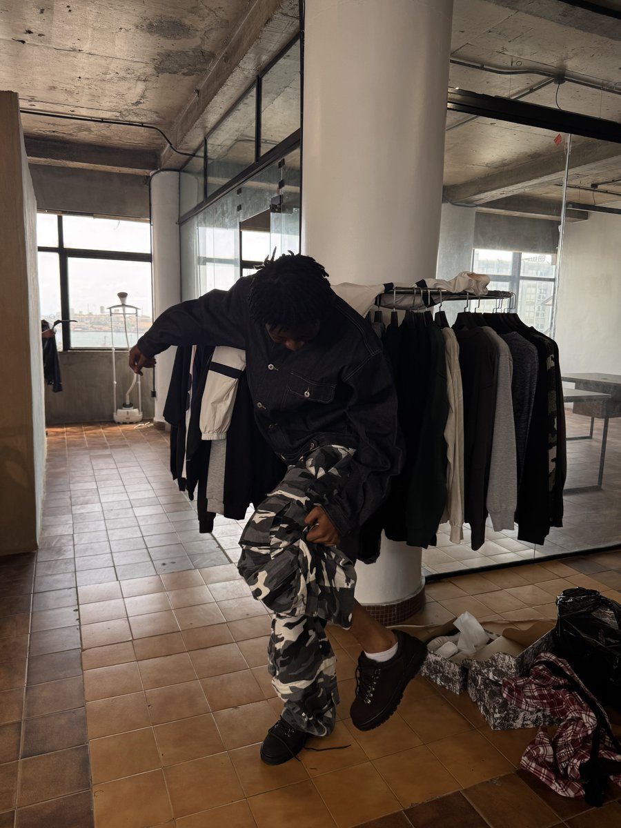 sirniola's tweet photo. cashing out -yvng ceder ft zaylevelten https://t.co/8XgqsTcFxp