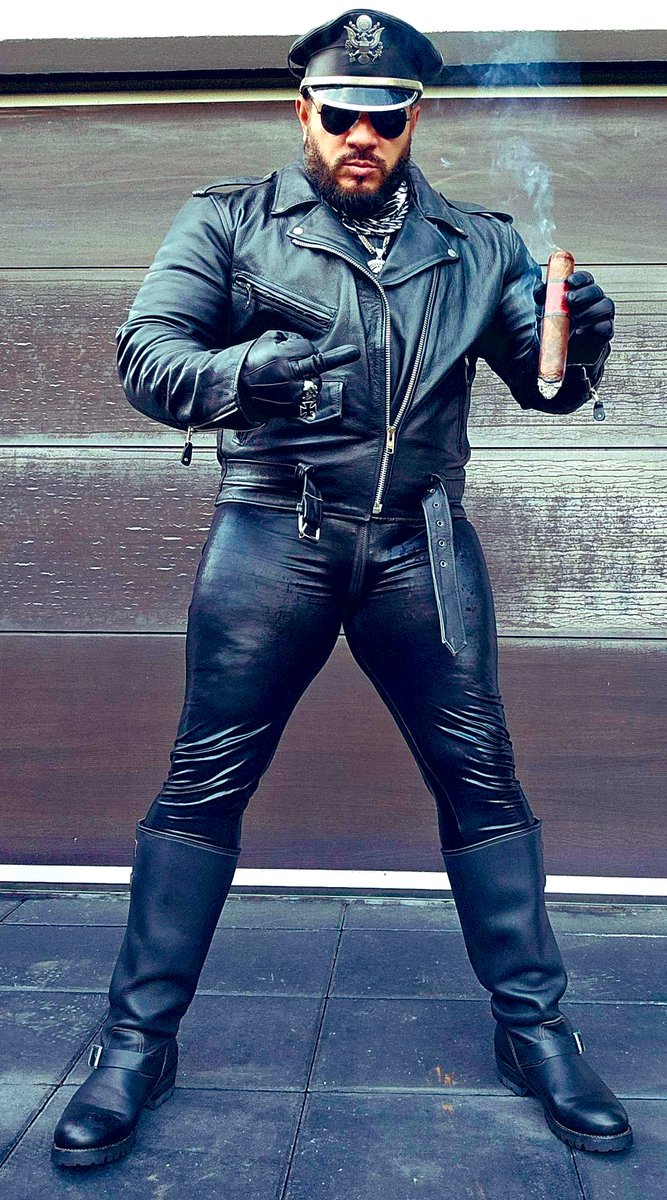 Dommuscleleather tweet media