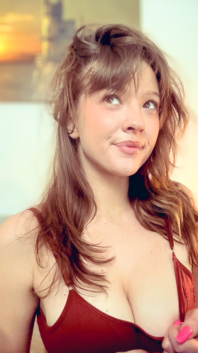 Demi🦋 tweet media