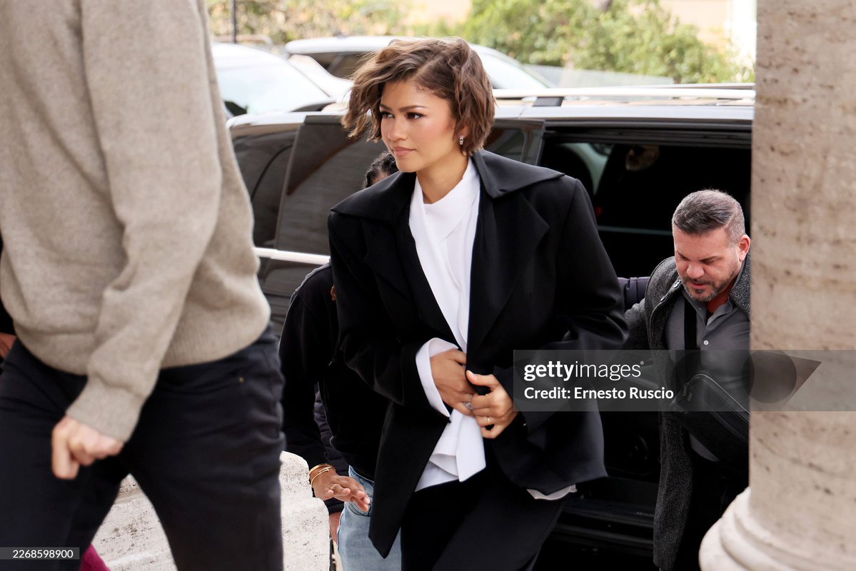 francesca ✶࿐ tweet media