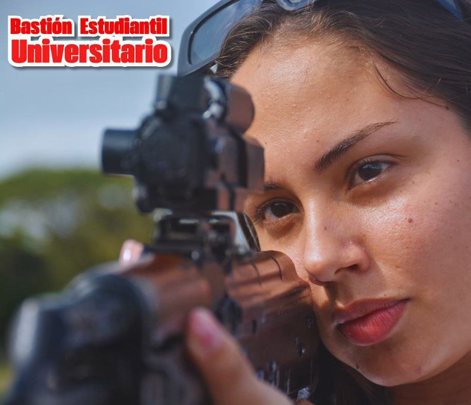‼️ Hoy la juventud universitaria ratifica su decisión irrenunciable de defender la Patria.  
El Bastión Estudiantil Universitario 2026 demuestra que nuestra heroica juventud está haciendo Revolución.  
#FARCuba🇨🇺 #BastiónEstudiantil2026