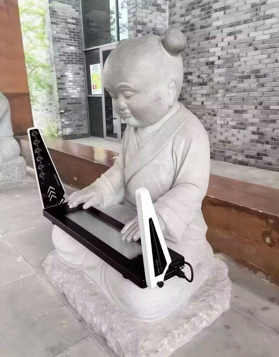 超级泡面高手小气走 tweet media