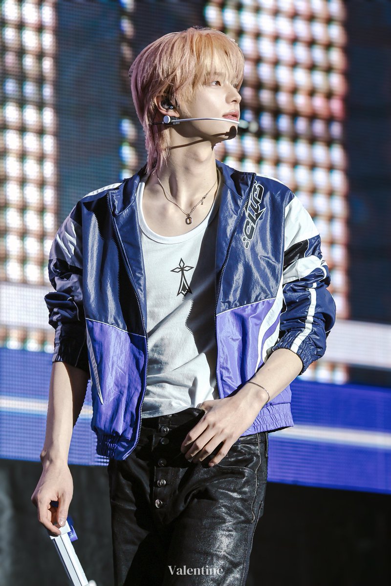 Valentine tweet media