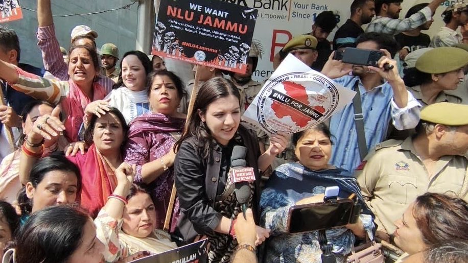 Devyani Rana tweet media