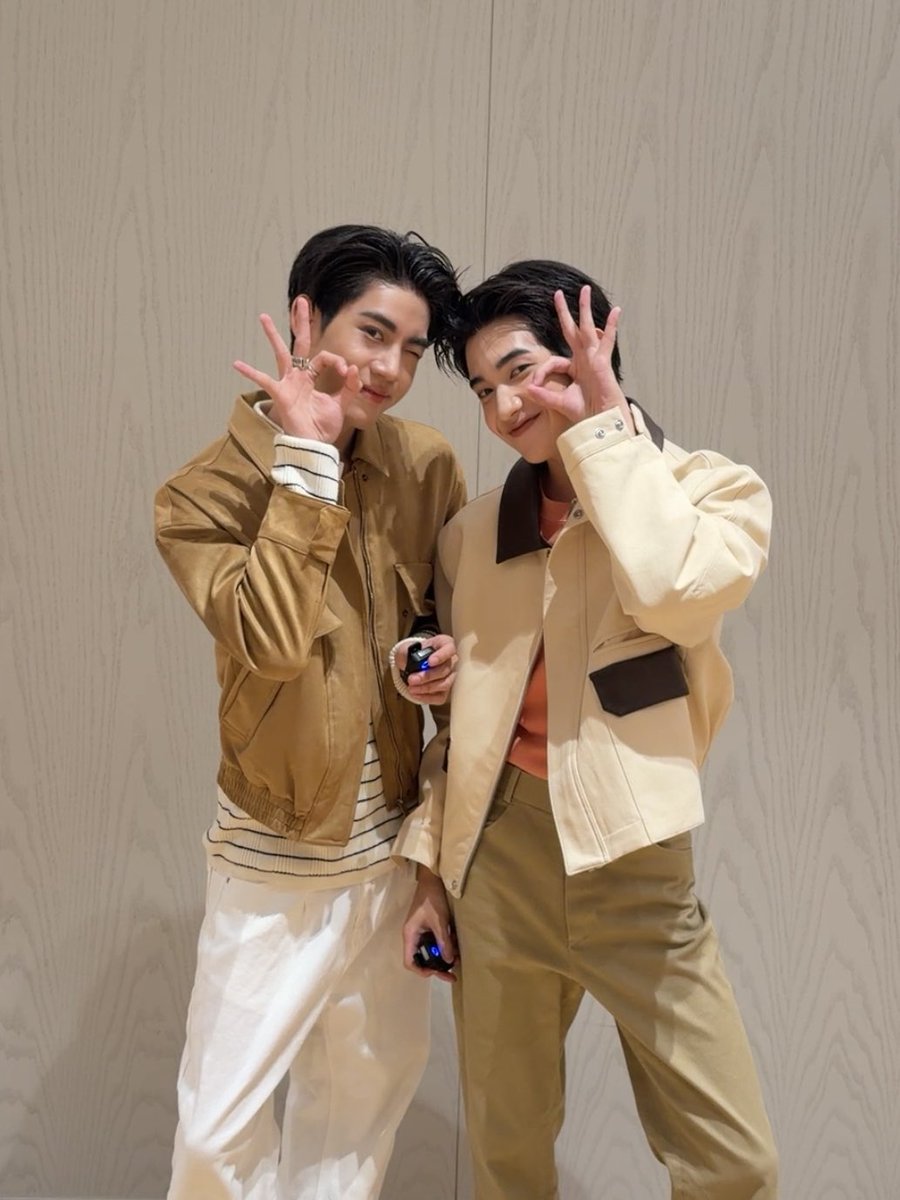 Jamsai Book Fan tweet media