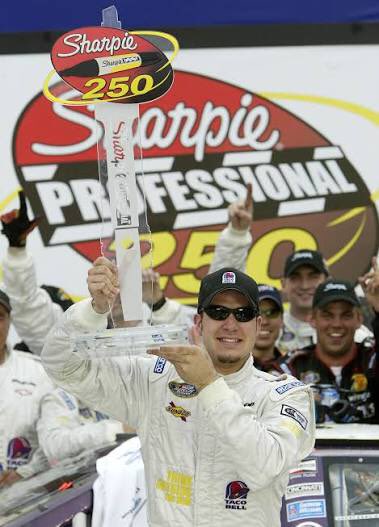 row_racing's tweet image. Martin Truex Jr. - (3/27/2004)
#Sharpie250 🏁 #ItsBristolBaby 
#FirstTimeWinner #BuschSeries