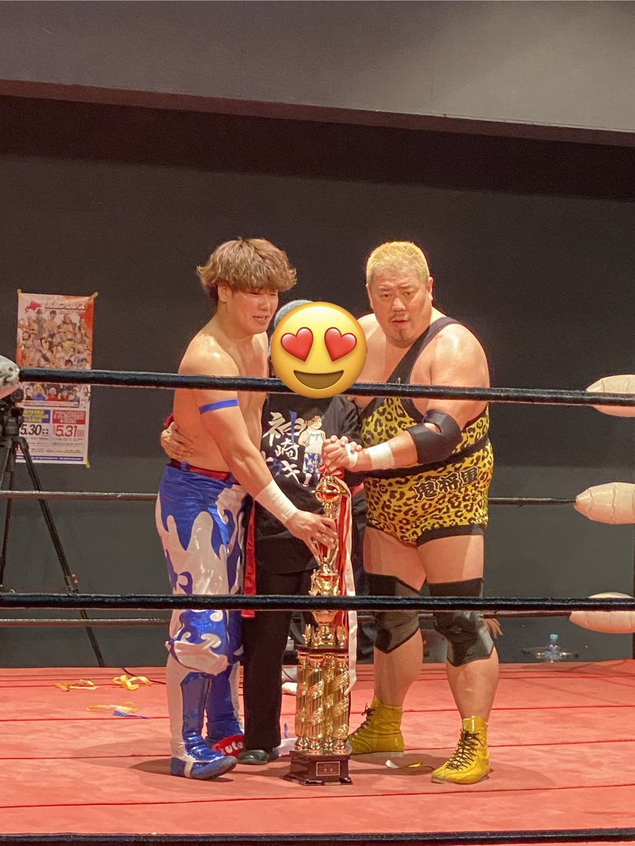 てんドン tweet media