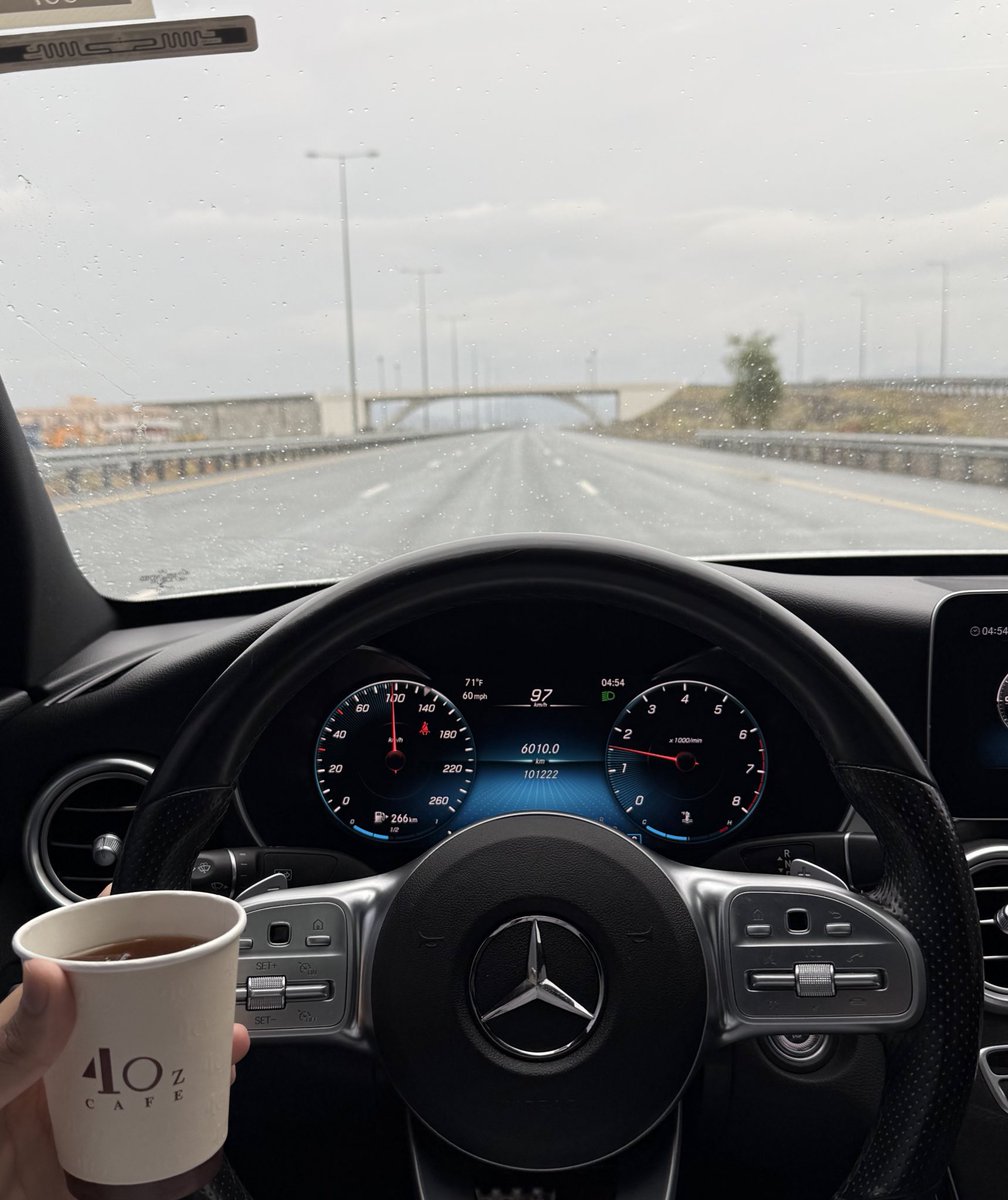 a2oooy's tweet photo. 🌧️☕️. https://t.co/Yel90FEW9E