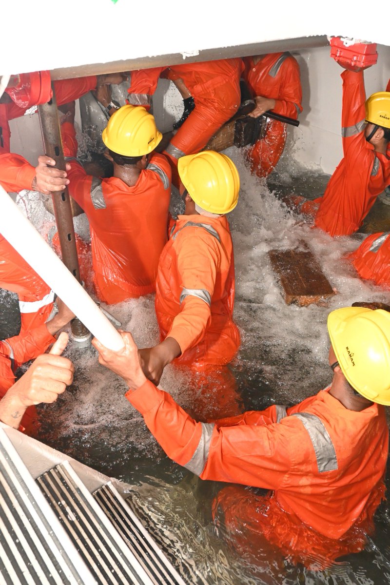 PIB_India's tweet image. Personnel from 16 friendly foreign countries complete harbour training as #IndianNavy strengthens regional #maritime cooperation through 

The initiative reinforces India’s commitment to collaborative security and capacity building in the Indian Ocean Region (IOR)

Over a period