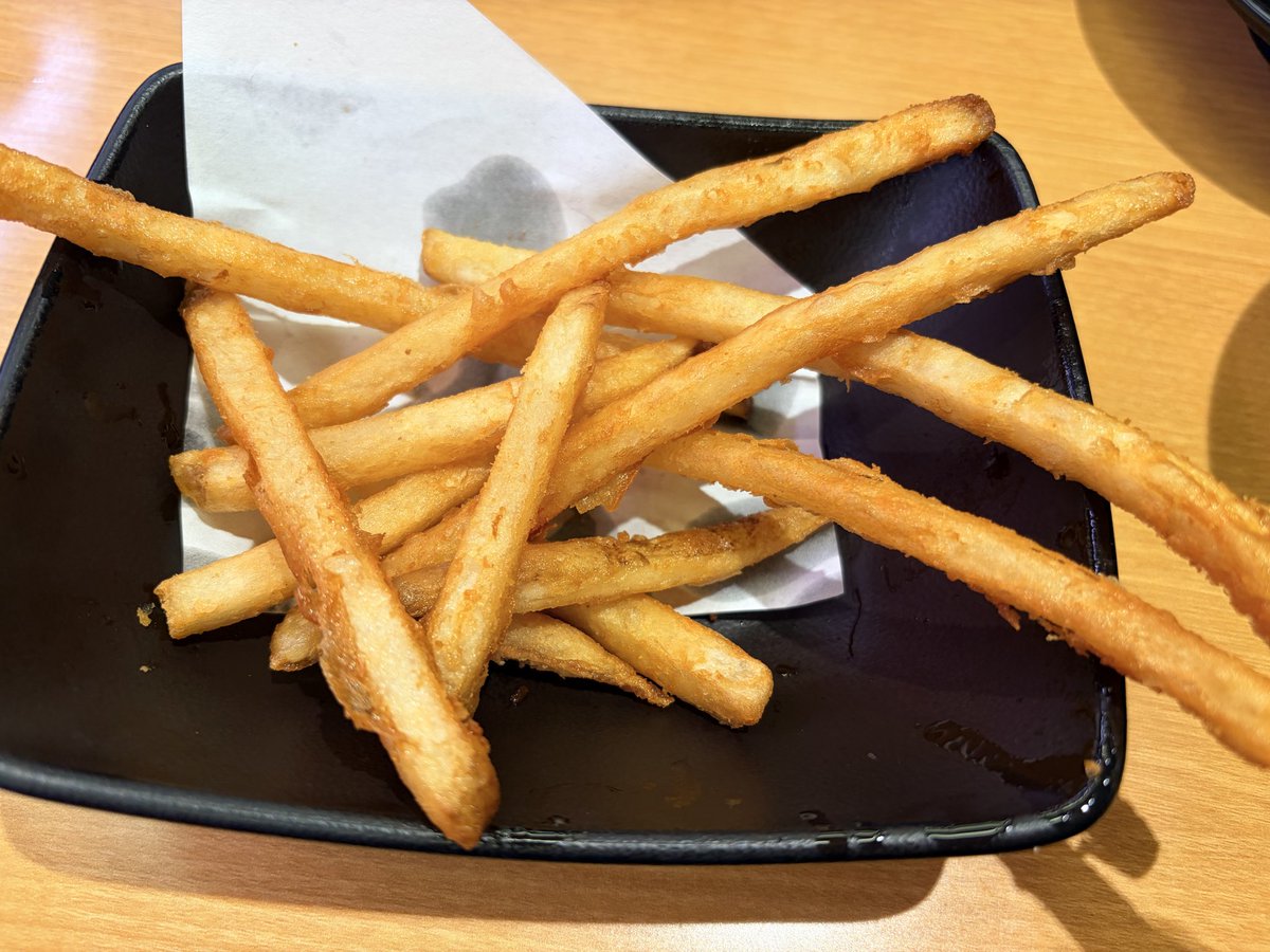 naocox2's tweet photo. 実質値上げ？的なやつ？🥹
いつもとちゃう🥺

もっと食べたい、、

#スシロー https://t.co/xu8fEgEafR