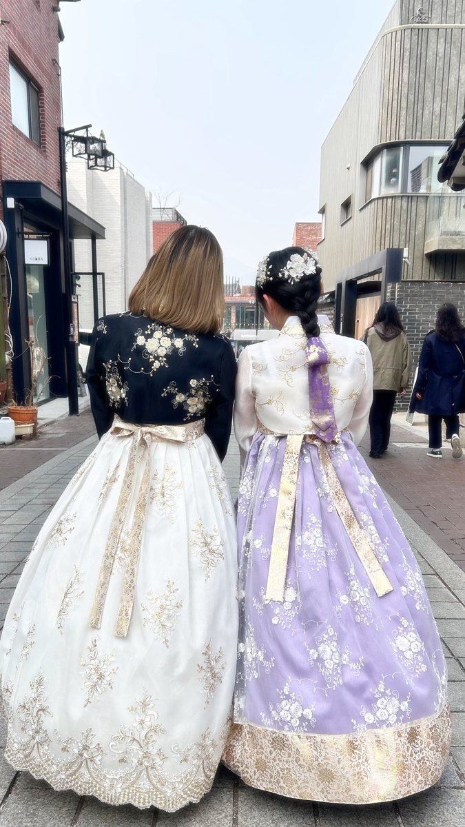 岸 桜歌 tweet media