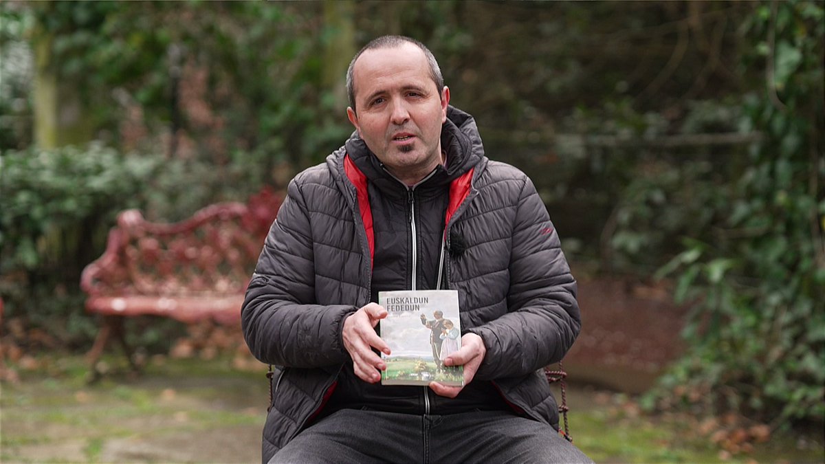 Artefaktua tweet media