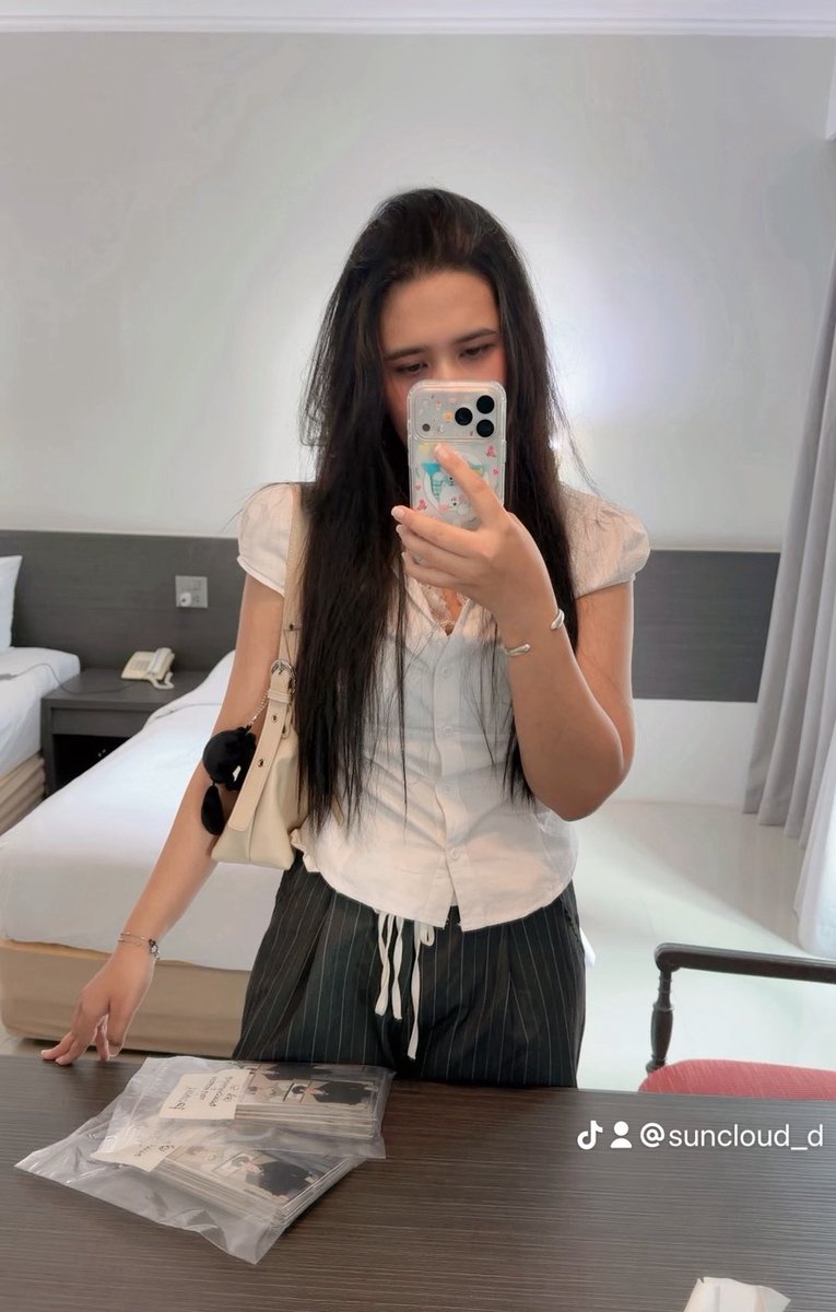 • 𝑠𝑢𝑛𝑐𝑙𝑜𝑢𝑑𝑑. 𐙚 tweet media