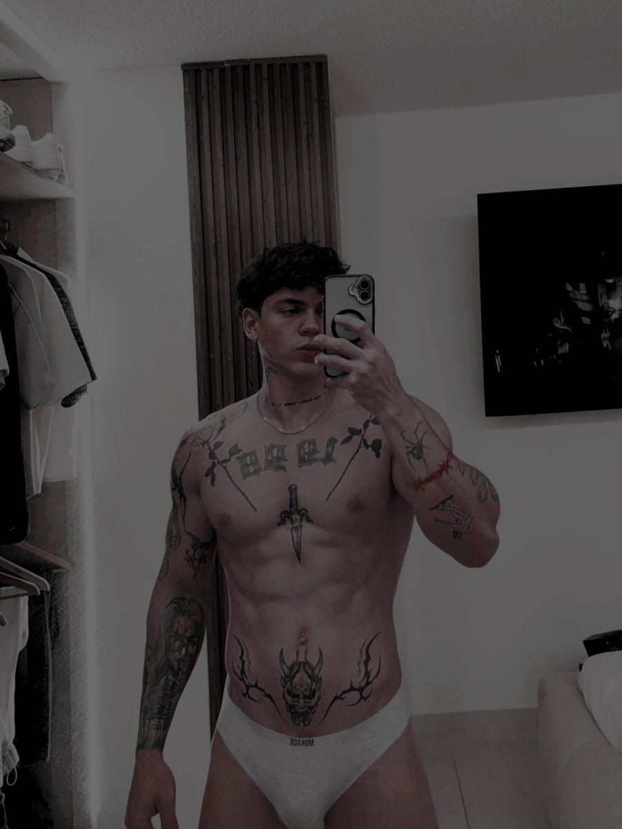 ᅠᅠ𝖆𝐫͟𝐞͟𝐬 tweet media